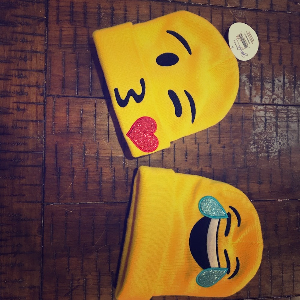 Two emoji bennies